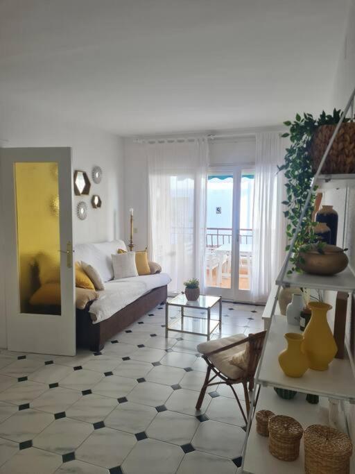 Nice Beachside 2-Bd Apt Near Barcelona Cunit Kültér fotó