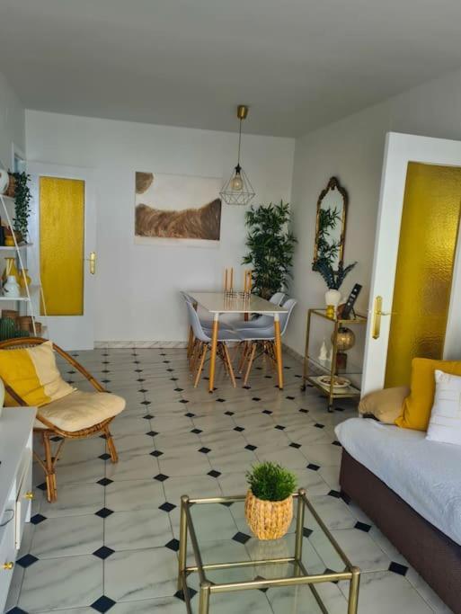 Nice Beachside 2-Bd Apt Near Barcelona Cunit Kültér fotó